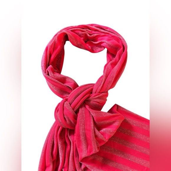 Victoria’s Secret Supermodel Essentials Coral Scarf Silver Sparkle Knit Oblong - Picture 2 of 5